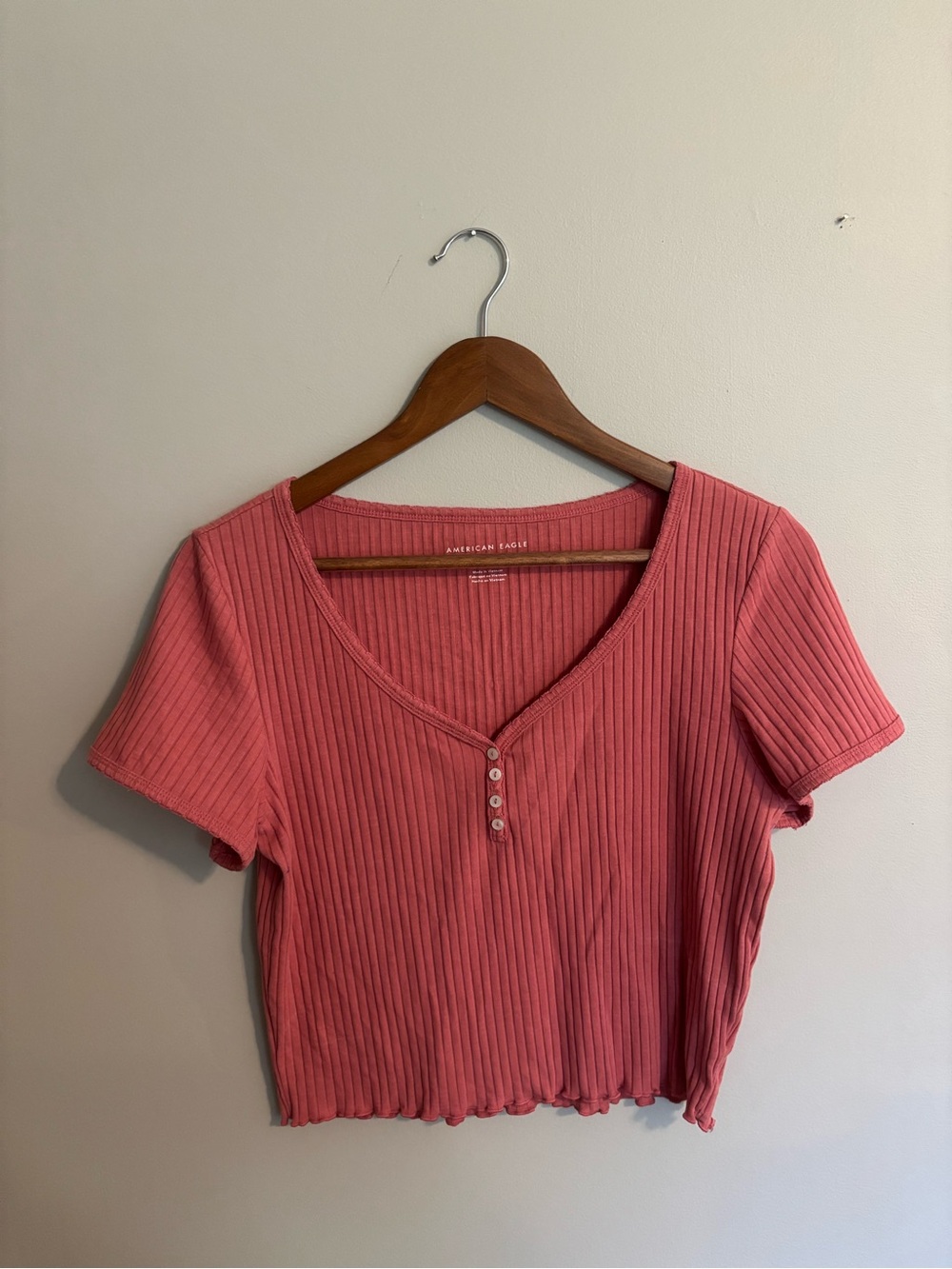 American Eagle Outfitters Coral Ribbed Henley Crop Top